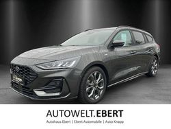Grau Gebraucht 2024 Ford Focus ST-Line X Limousine | 25.890 € (Fairer Preis)