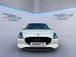 Weiß Neu 2025 Suzuki Swift Comfort+ Limousine | 21.900 €