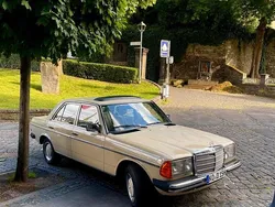 Beige Gebraucht 1984 Mercedes E230 Limousine | 7.195 €