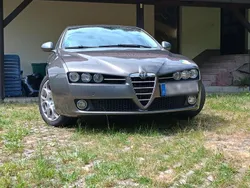 Grau Gebraucht 2009 Alfa Romeo 159 Limousine | 3.985 € (Fairer Preis)