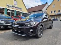 Braun Gebraucht 2018 Kia Stonic Vision SUV | 12.380 € (Fairer Preis)