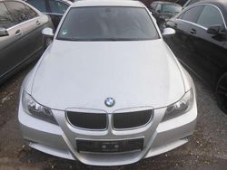 Silbermetalik Gebraucht 2006 BMW 318 Limousine | 7.950 €