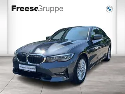 Mineralgrau metallic Gebraucht 2020 BMW 320 Sport Line Limousine | 27.390 € (Fairer Preis)