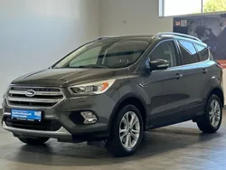 Grau Gebraucht 2017 Ford Kuga Titanium SUV | 17.890 € (Etwas zu teuer)