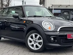 Midnight black metallic Gebraucht 2013 Mini ONE Kleinwagen | 7.299 € (Etwas zu teuer)