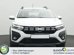 Gletscher weiss Gebraucht 2025 Dacia Sandero Expression Kleinwagen | 17.790 € (Fairer Preis)