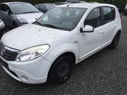 Weiß Gebraucht 2012 Dacia Sandero Lauréate Kleinwagen | 1.650 € (Guter Preis)