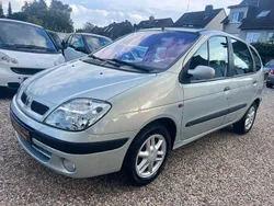 Grau Gebraucht 2001 Renault Scénic Expression Van / Kleinbus | 2.999 € (Teuer)