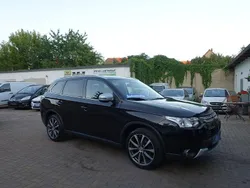 Schwarz Gebraucht 2014 Mitsubishi Outlander Diamant Edition SUV | 8.850 € (Superpreis)