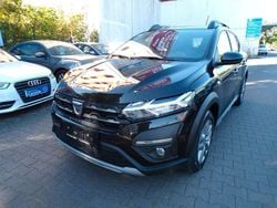 Schwarz Gebraucht 2022 Dacia Sandero Stepway Kleinwagen | 15.490 € (Guter Preis)