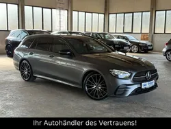 Grau Gebraucht 2023 Mercedes E220 AMG line Limousine | 36.999 € (Guter Preis)