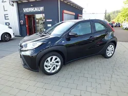 Schwarz Gebraucht 2023 Toyota Aygo X-play Kleinwagen | 14.999 € (Guter Preis)