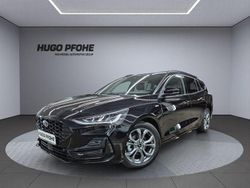 Agate black metallic Gebraucht 2023 Ford Focus ST-Line X Kombi | 26.900 € (Teuer)