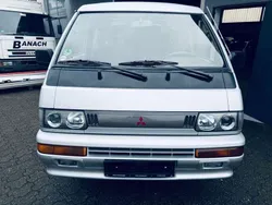 Silber Gebraucht 1991 Mitsubishi L300 Van / Kleinbus | 4.400 €
