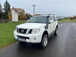 Weiß Gebraucht 2011 Nissan Pathfinder SUV | 11.500 € (Teuer)