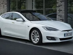Weiß Gebraucht 2016 Tesla Model S Limousine | 27.290 € (Etwas zu teuer)
