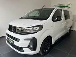 Weiß Neu 2025 Opel Vivaro Van | 33.685 € (Etwas zu teuer)
