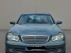 Grau Gebraucht 2004 Mercedes C180 Kombi | 2.700 € (Fairer Preis)