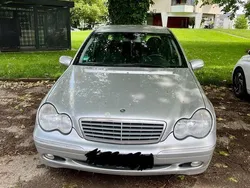 Grau Gebraucht 2003 Mercedes C200 Limousine | 3.200 €