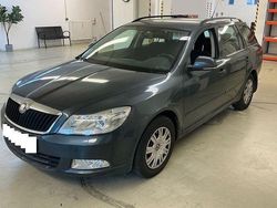 Grau Gebraucht 2010 Skoda Octavia Kombi | 3.399 € (Superpreis)