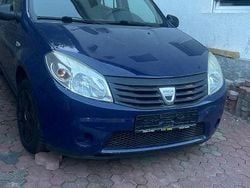 Blau Gebraucht 2009 Dacia Sandero Kleinwagen | 1.250 € (Guter Preis)
