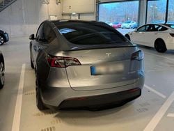 Silber Gebraucht 2024 Tesla Model Y Performance SUV | 50.000 € (Teuer)