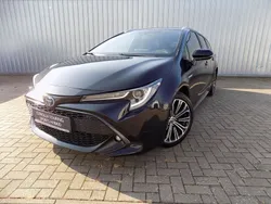 Schwarz Gebraucht 2021 Toyota Corolla Team Kombi | 22.990 € (Fairer Preis)