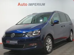 Blau Gebraucht 2021 VW Sharan Highline Van / Kleinbus | 26.990 € (Fairer Preis)
