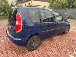Modra pacific/pacific blau Gebraucht 2009 Skoda Roomster Plus Edition Kombi | 2.700 € (Fairer Preis)