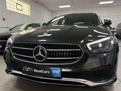 Grau Gebraucht 2020 Mercedes E300 Avantgarde Limousine | 25.900 € (Fairer Preis)