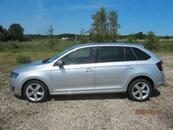 Brilliantsilber metallic Gebraucht 2018 Skoda Rapid Clever Kombi | 6.500 €