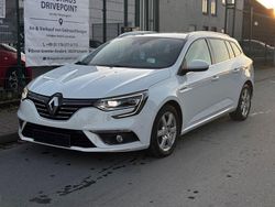 Weiß Gebraucht 2017 Renault Mégane IV Bose Edition Limousine | 9.200 € (Fairer Preis)