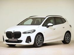 Weiß Gebraucht 2023 BMW 218 Active Tourer M Sport Van / Kleinbus | 32.360 € (Fairer Preis)