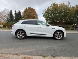 Weiß Gebraucht 2020 Audi e-tron SUV | 29.300 € (Superpreis)