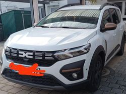 Weiß Gebraucht 2024 Dacia Jogger Extreme Van / Kleinbus | 16.400 € (Guter Preis)