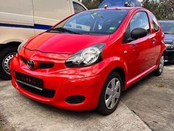 Rot Gebraucht 2008 Toyota Aygo Kleinwagen | 2.200 € (Guter Preis)