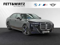 Carbonschwarz metallic Gebraucht 2024 BMW 740 M Sport Limousine | 89.888 € (Superpreis)