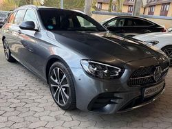 Grau Gebraucht 2023 Mercedes E220 AMG Limousine | 41.700 € (Guter Preis)
