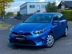 Blau Gebraucht 2024 Kia Ceed Sportswagon Vision Kombi | 18.399 €