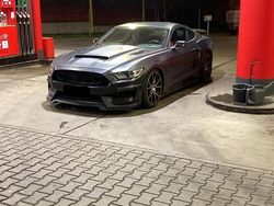 Schwarz Gebraucht 2015 Ford Mustang Coupé | 32.000 €