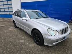 Silber Gebraucht 2001 Mercedes C200 Kombi | 2.400 €