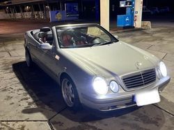 Silber Gebraucht 2004 Mercedes CLK320 Cabrio | 5.900 €