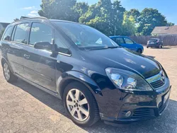 Schwarz Gebraucht 2006 Opel Zafira Van / Kleinbus | 1.100 € (Superpreis)