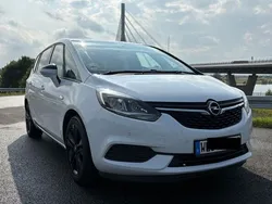 Weiß Gebraucht 2017 Opel Zafira Tourer drive Van / Kleinbus | 9.999 € (Superpreis)