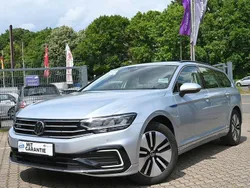 Silber Gebraucht 2021 VW Passat GTE Kombi | 22.487 € (Superpreis)