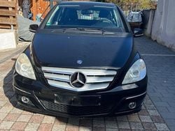 Schwarz Gebraucht 2009 Mercedes 200 Limousine | 4.950 € (Fairer Preis)