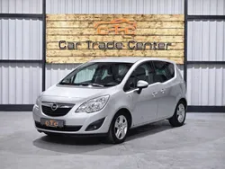 Silber Gebraucht 2011 Opel Meriva Design Edition Van / Kleinbus | 4.950 € (Fairer Preis)