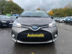 Grau Gebraucht 2016 Toyota Yaris Hybrid Style Kleinwagen | 11.580 € (Guter Preis)