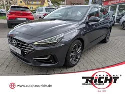 Grau Gebraucht 2023 Hyundai i30 Trend Kombi | 17.480 € (Fairer Preis)