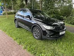Deep black Gebraucht 2022 VW Tiguan Life SUV | 29.980 € (Etwas zu teuer)